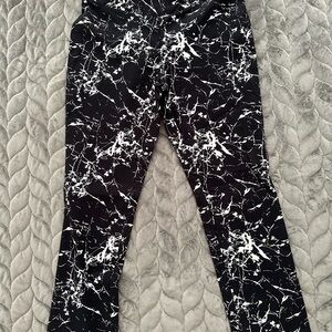 Joe Benbasset Black and White Patterned Garment